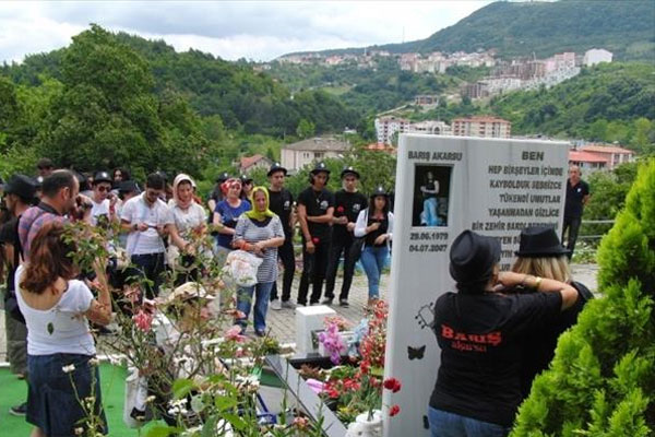 Sevenleri Barış Akarsu&#039;yu unutmadı