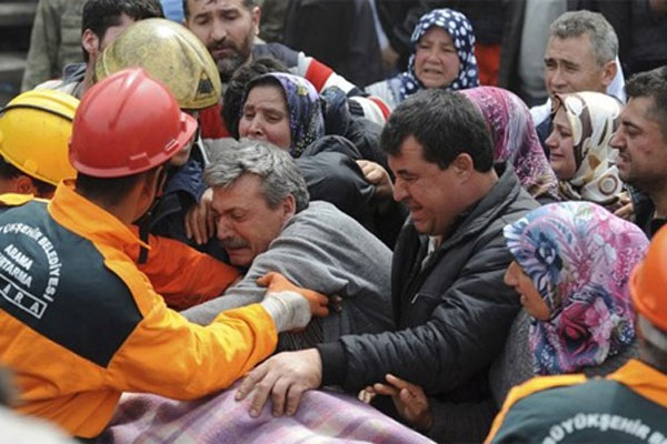 Madencilerin Bartın'daki evlerine ateş düştü