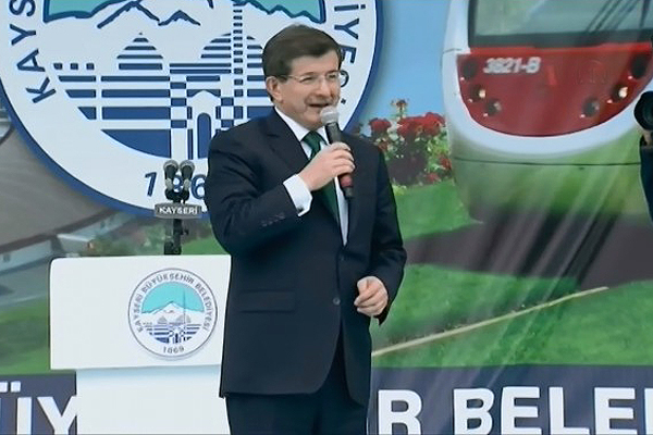 Davutoğlu, &#039;Zalimlere karşı mazlumun yanında olacağız&#039;