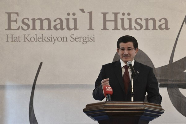 Davutoğlu, &#039;Hat varoluşumuza anlam katan bir sanattır&#039;