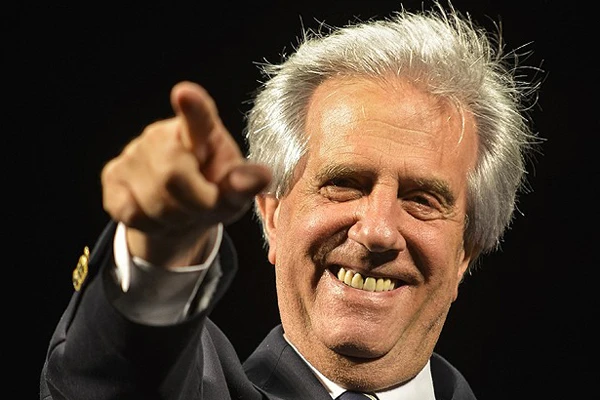 Uruguay'da devlet başkanlığı Vazquez kazandı