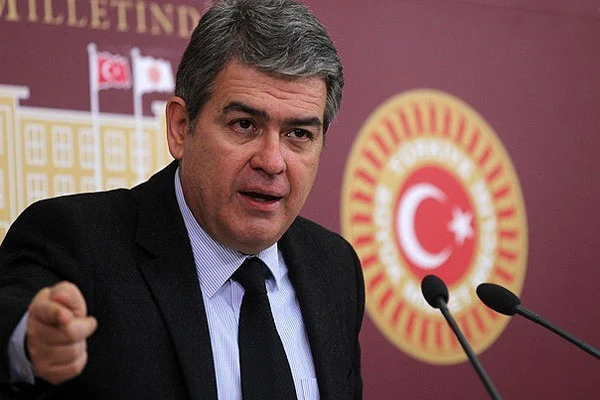 Süheyl Batum, ihraç için mahkemeye gidiyor