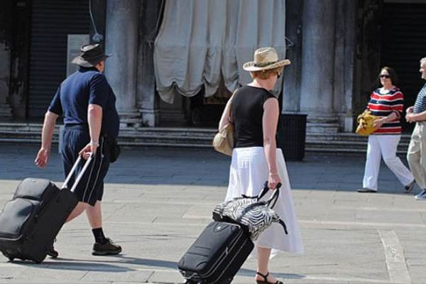 Venedik&#039;te tekerlekli bavullar yasaklandı
