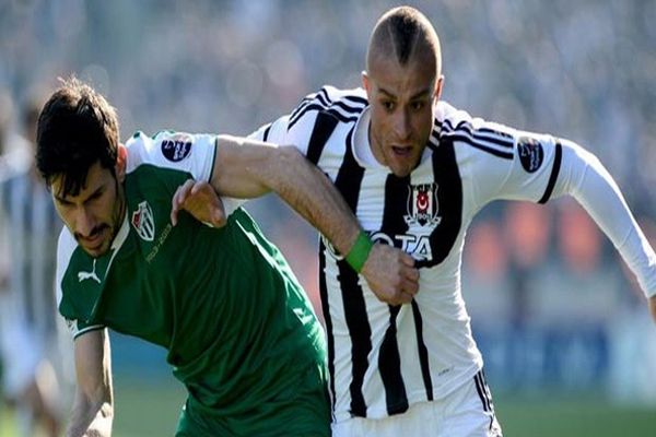 Beşiktaş&#039;ın yıldızı kadrodan çıkartıldı