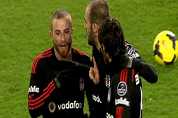 Beşiktaşlı futbolcular arasında tartışma