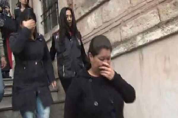 İstanbul&#039;da akılalmaz olay, 3 aylık bebeğini satmaya kalktı