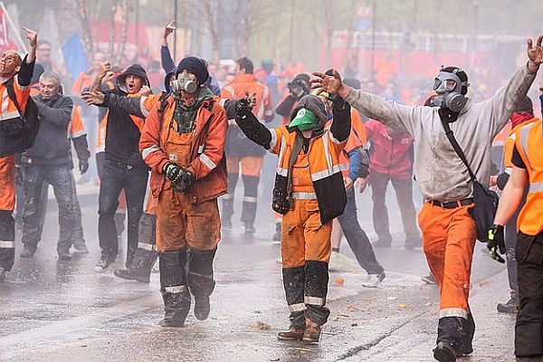 Belçika’da olaylı protesto