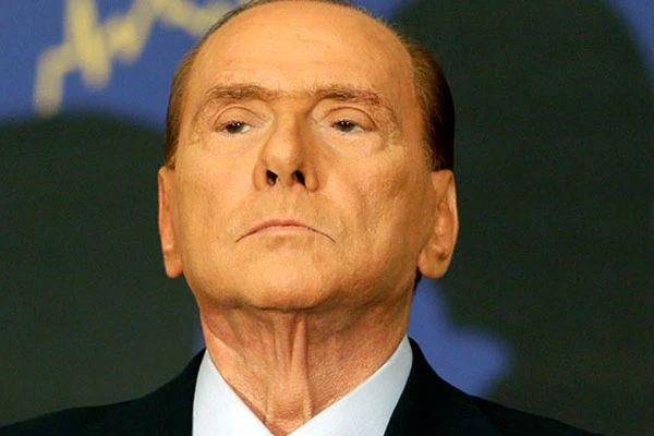 Berlusconi hizmete hazır