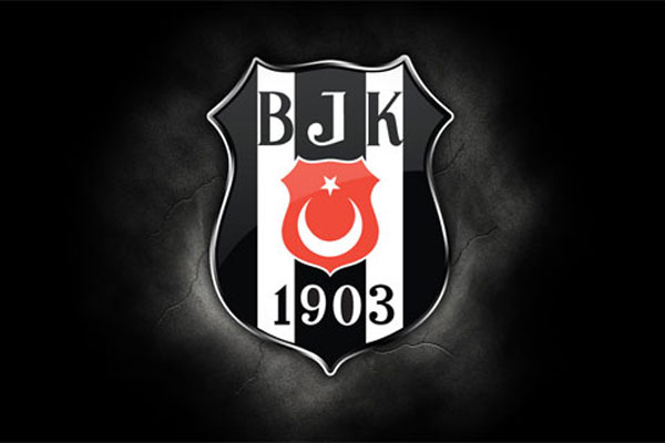 Beşiktaş&#039;ta 3 imza birden atıldı