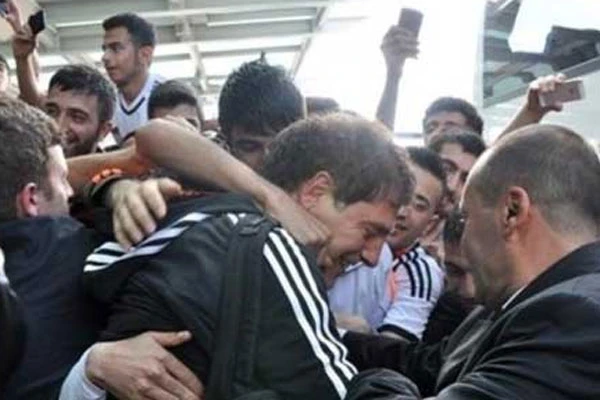 Bilic elini verdi kolunu kaptırdı