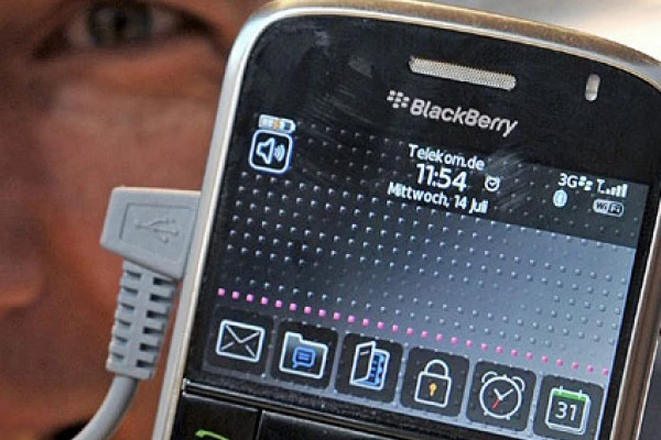 Blackberry’den &#039;satıldı&#039; haberlerine yalanlama