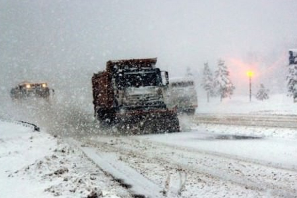 Bolu Dağı kar nedeni ile ulaşıma kapandı