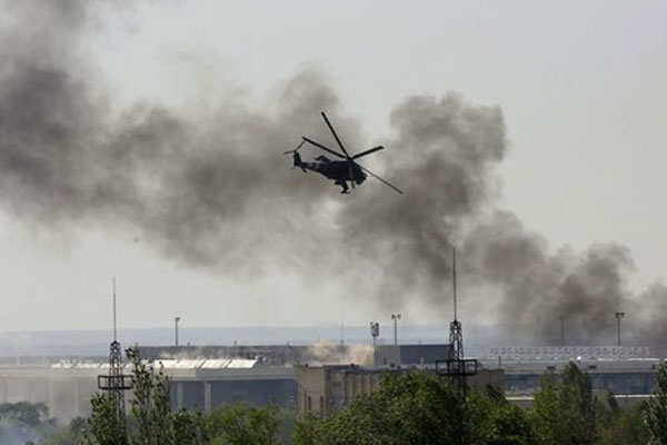 Ukrayna&#039;da tansiyon yükseliyor, jetler havaalanını bombaladı