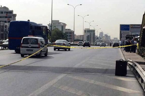 Metro istasyonu önünde bomba alarmı