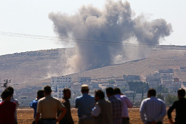 Kobani&#039;de IŞİD hedeflerine bomba yağdı