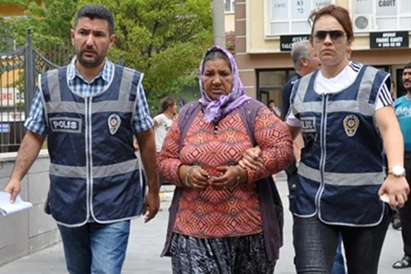 Bonzai satıcısı 'Anne' ve ortağı yakalandı