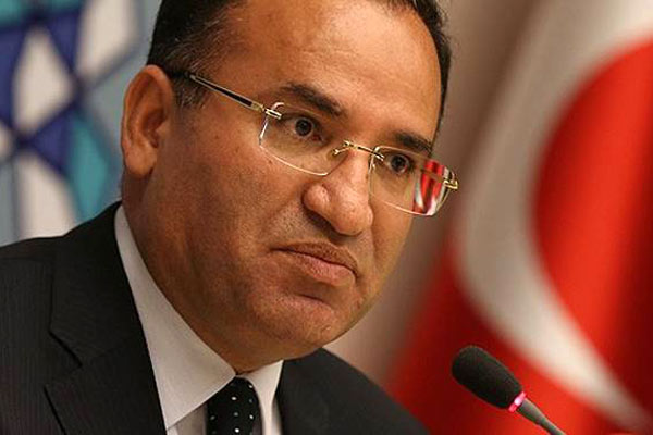 Bekir Bozdağ&#039;dan Anayasa Mahkemesi&#039;ne ilk tepki