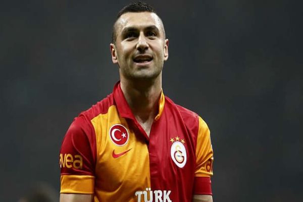 Galatasaray, Burak Yılmaz&#039;ın sözleşmesini uzattı