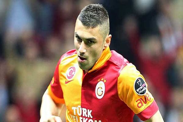 Burak Yılmaz&#039;ın talipleri Galatasaray&#039;ı rahat bırakmıyor