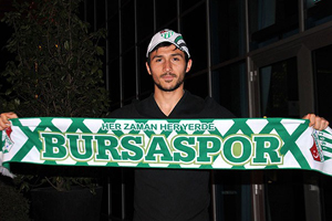 Bursaspor, 8 futbolcuyu kadrosuna kattı