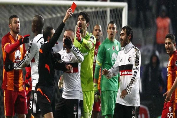 İşte Cüneyt Çakır'ın derbi notu