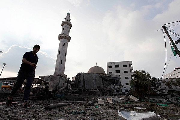 Gazze&#039;de 10 sağlık merkezi ve 45 cami vuruldu