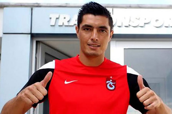 Trabzonspor&#039;dan Fenerbahçe&#039;ye Cardozo mesajı