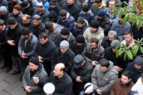 Muhammed Kutub için gıyabi cenaze namazı kılındı