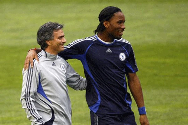 Chelsea, Costa'ya alternatif olarak Drogba'yı düşünüyor