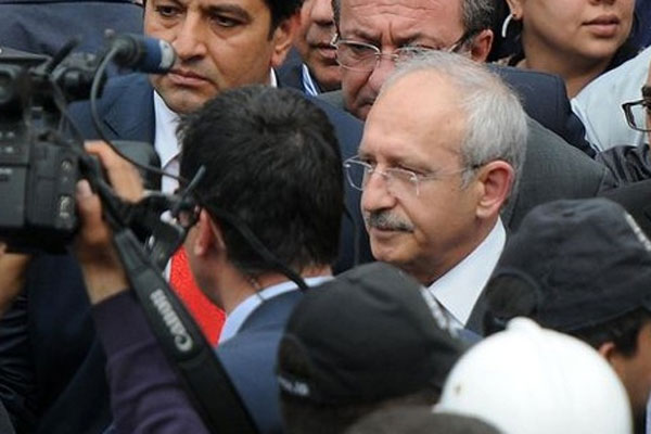 Kemal Kılıçdaroğlu&#039;nu Soma&#039;da halk madene sokmadı