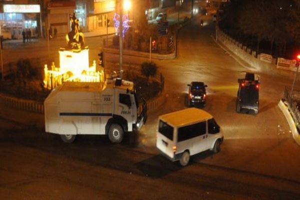 Cizre sokaklarını birbirine kattılar