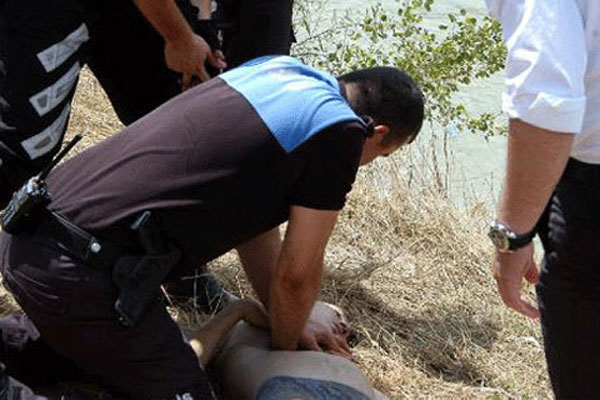 Akıntıya kapılan çocuk kalp masajıyla hayata döndü