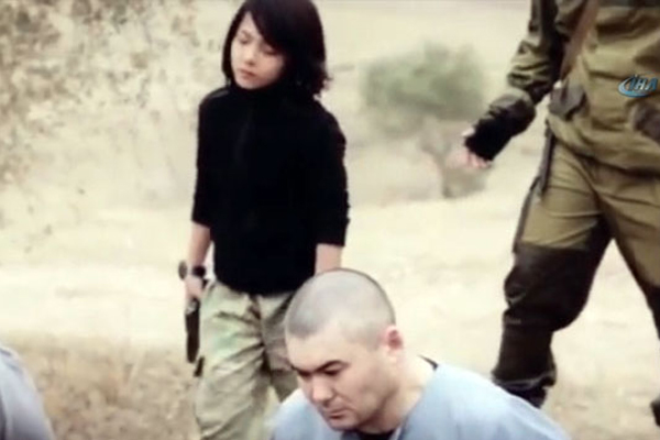 IŞİD, bu sefer infazı çocuk militana yaptırdı