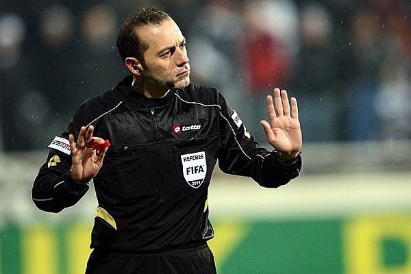 Cüneyt Çakır&#039;a UEFA&#039;dan görev