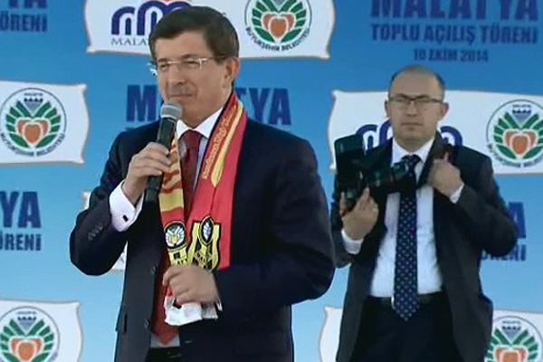 Davutoğlu, 'Çözüm süreci güçlü iradeyle sürecek'