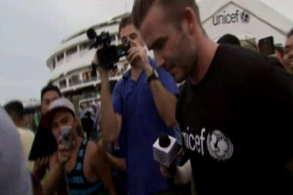 David Beckham Filipinler'i ziyaret etti