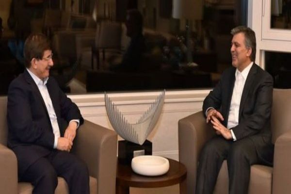 Başbakan Davutoğlu&#039;dan Abdullah Gül&#039;e bayram ziyareti!