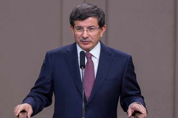 Başbakan Davutoğlu&#039;ndan Samaras&#039;a barış çağrısı!