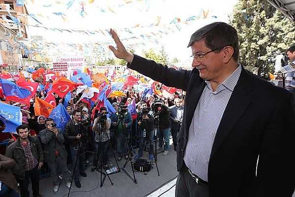 Davutoğlu, &#039;Birileri AK Parti iktidarının sendelemesini istiyor&#039;