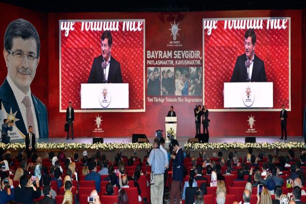 Davutoğlu, &#039;Türkiye&#039;yi eleştirmek kimsenin hakkı da haddi de değildir&#039;