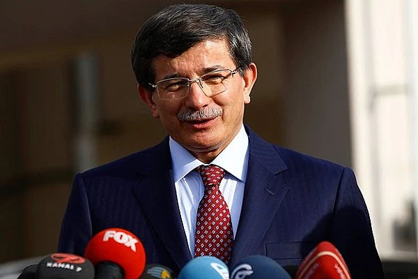 Davutoğlu, &#039;Montrö&#039;nün ihlal edilmesine izin vermeyiz