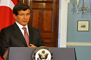 Davutoğlu&#039;ndan telefon diplomasisi