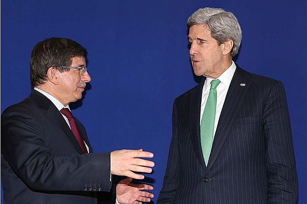 Davutoğlu, Kerry&#039;le soykırım tasarısını görüştü