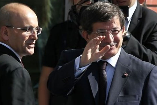 Başbakan Davutoğlu Ankara&#039;ya gitti