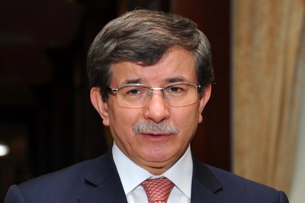 Bakan Davutoğlu Tunus'ta