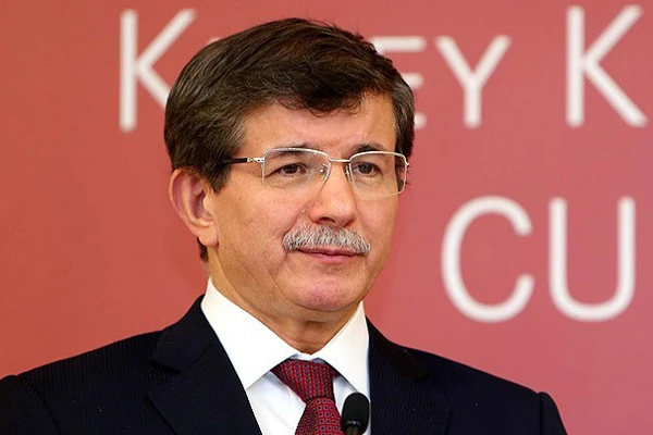 Davutoğlu, ilk yurt dışı ziyaretlerini KKTC&#039;ye yapacak