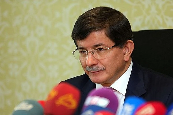 Davutoğlu, &#039;Uluslararası barışa katkı yapmakta kararlıyız&#039;