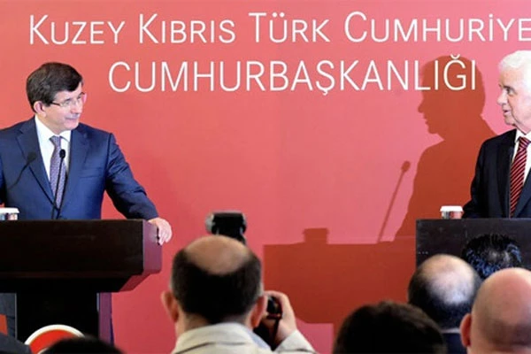 Ahmet Davutoğlu&#039;ndan Kıbrıs&#039;a tazminat resti