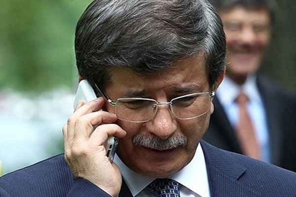 Başbakan Ahmet Davutoğlu&#039;ndan sürpriz telefon görüşmesi