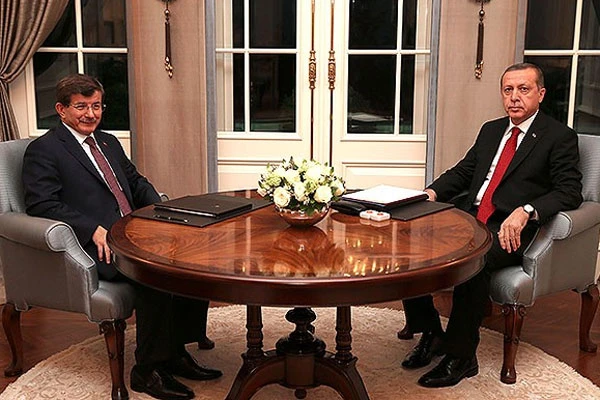 Cumhurbaşkanı Erdoğan Davutoğlu'nu kabul etti
